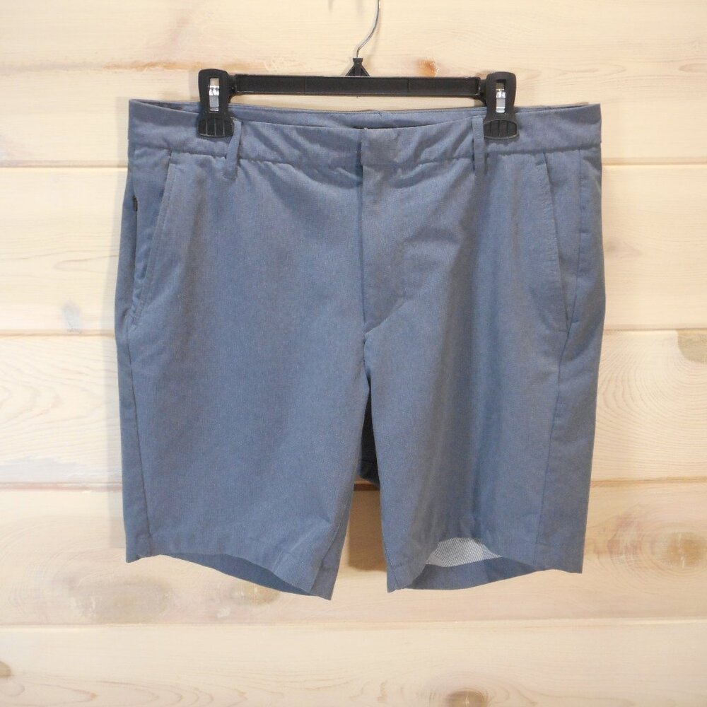 All in Motion Men's size 34 Golf Shorts Gray with 8" Inseam Slash Pockets